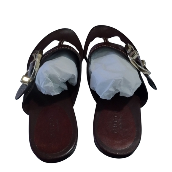 Gucci Buckle Accent Leather Thong Sandals in Burgundy Women's 7B - Picture 3 of 6